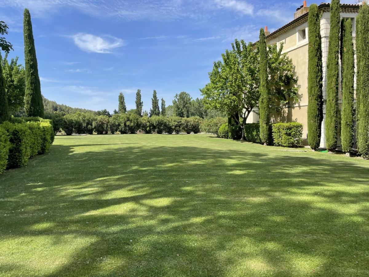 Chateau Talaud Loriol-du-Comtat Exterior foto