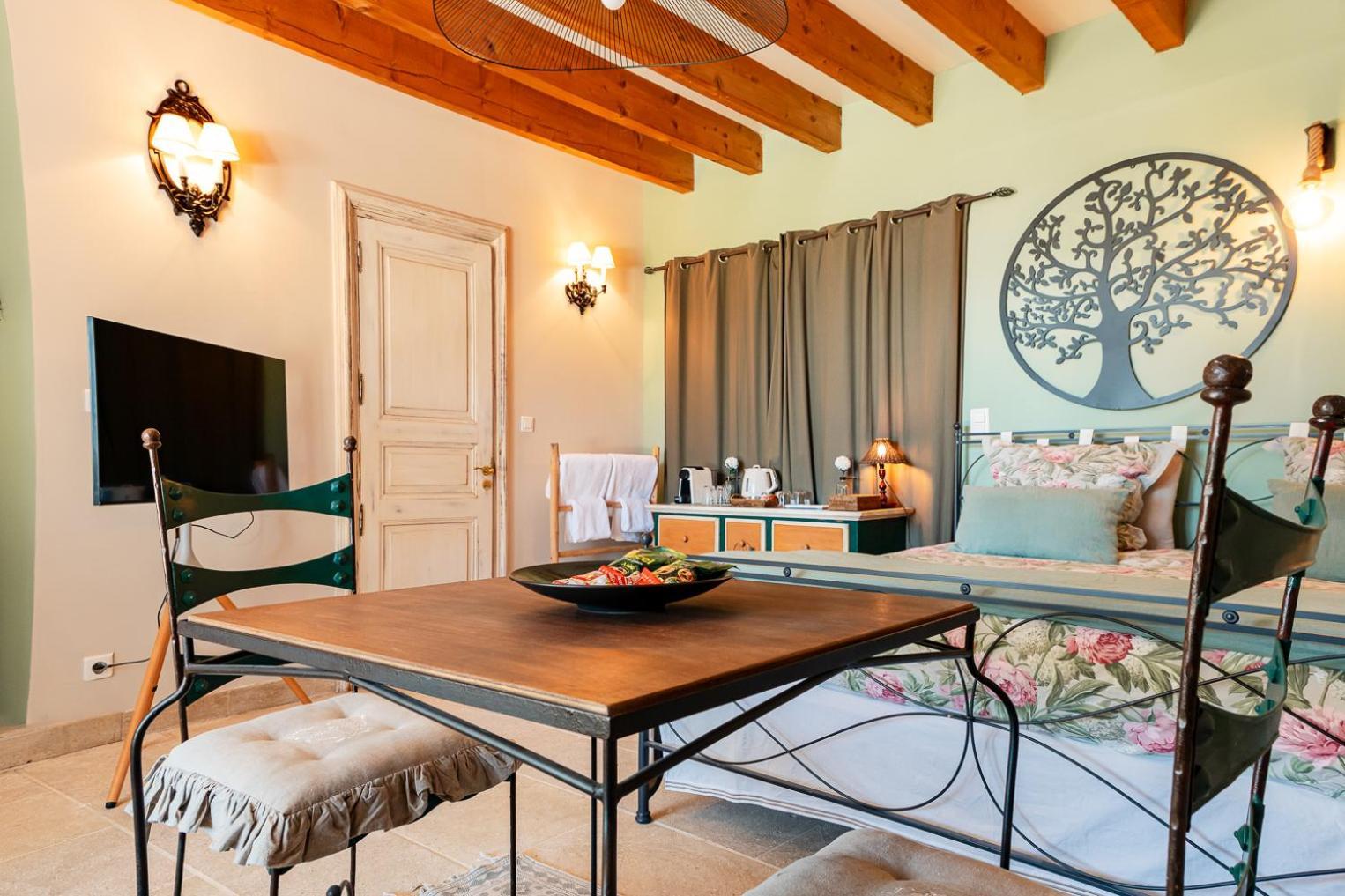 Chateau Talaud Loriol-du-Comtat Zimmer foto