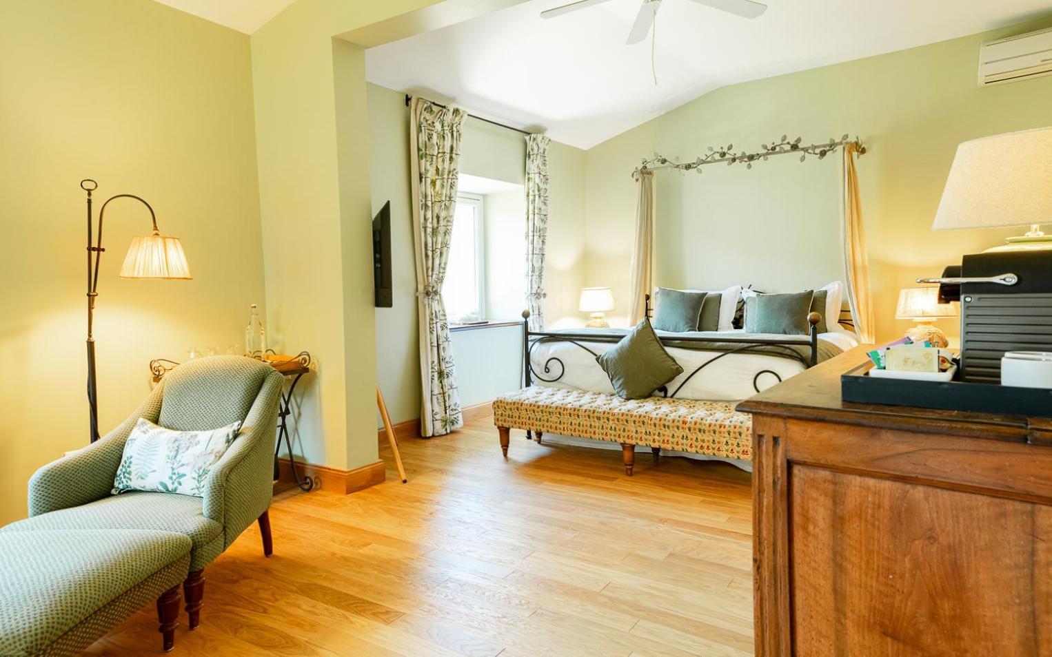 Chateau Talaud Loriol-du-Comtat Zimmer foto