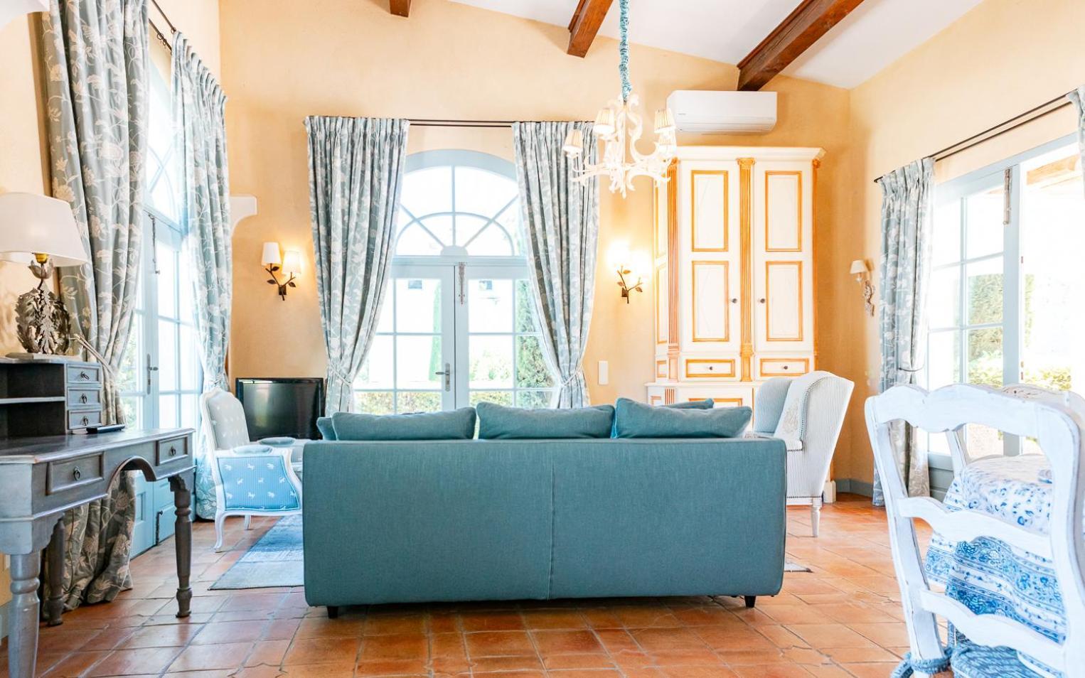 Chateau Talaud Loriol-du-Comtat Zimmer foto